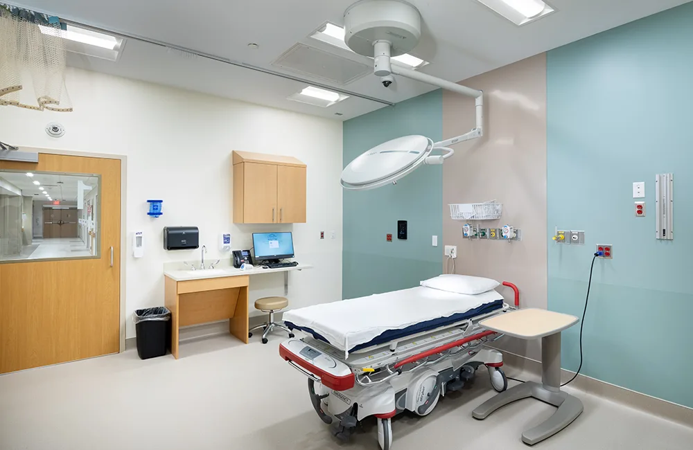 Emergency department room with one bed